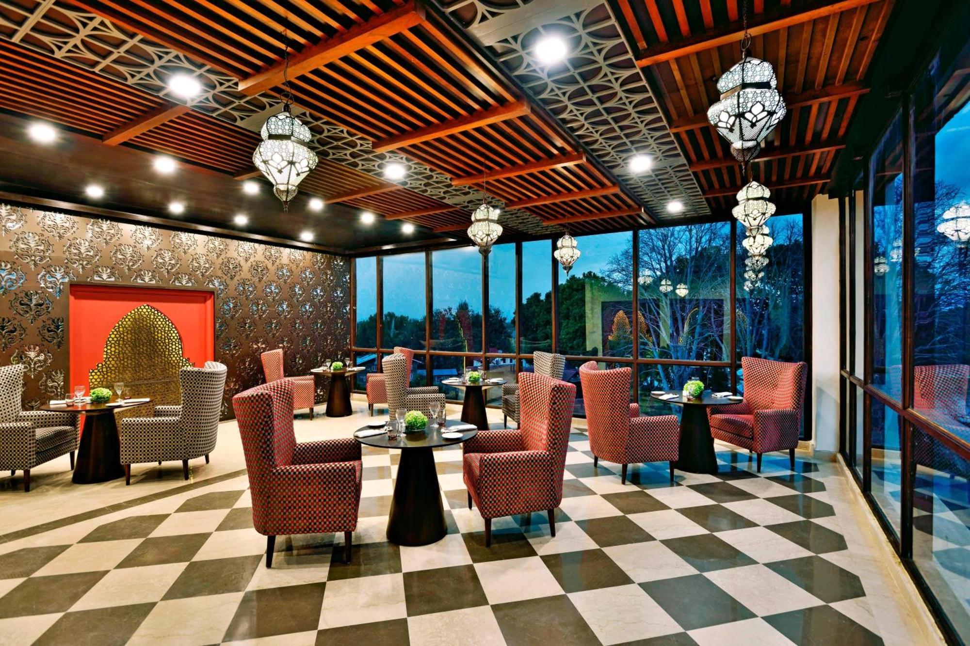 Four Points By Sheraton Srinagar Extérieur photo